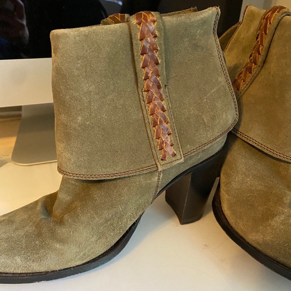 Ariat Two 24 Women's Suede Ankle Boot - Picture 6 of 12